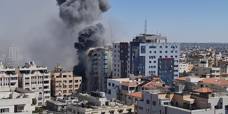 جنگنده‌های رژیم صهیونیستی برج «الجلاء» را در غزه منهدم کردند+فیلم
