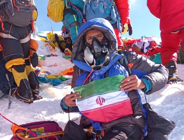 روایت عجیب صعود به اورست از زبان کوهنورد ایرانی/ دهقان: برای کوهنوردی ماشینم را فروختم!