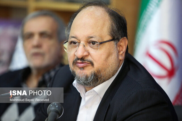 شریعتمداری برنامه های انتخاباتی خود را به اصلاح طلبان اعلام کرد شریعتمداری برنامه های انتخاباتی خود را به اصلاح طلبان اعلام کرد