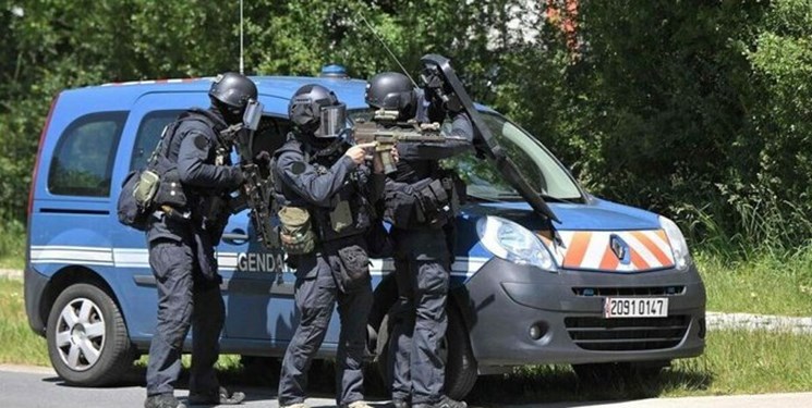 عملیات بالگردها و نیروهای ویژه  فرانسه برای دستگیری ضارب مسلح