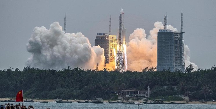 چین آمریکا را به حسادت و جوسازی درباره موشک فضایی سرگردان متهم کرد
