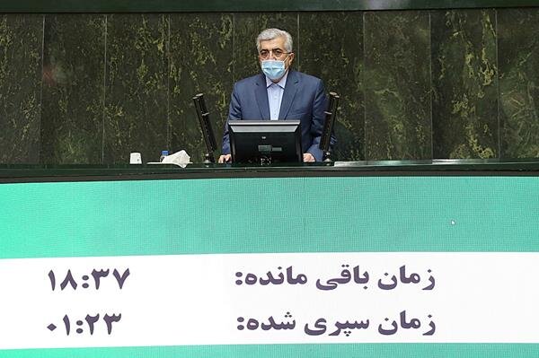 اردکانیان: باید به تولید ۸۴۰۰ مگاوات برق هسته‌ای تا سال ۱۴۲۰ برسیم