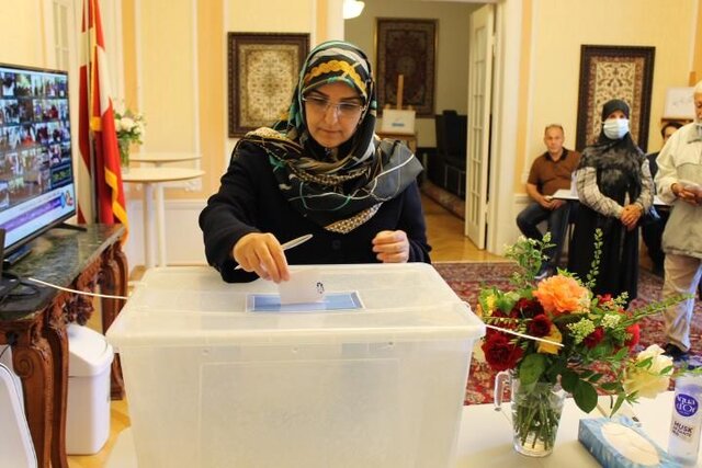 استقبال گسترده ایرانیان مقیم دانمارک از انتخابات ریاست جمهوری