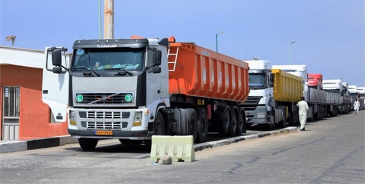 افزایش ۳۰ درصدی سهمیه سوخت کامیون‌های حامل بار برخی مبادی/‌‌ستاد مدیریت حمل کالا‌ی اساسی‌ راه‌اندازی شد