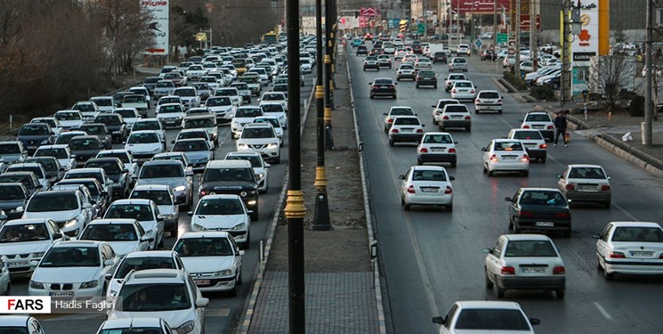 حجم بالای تردد در معابر پایتخت/ ترافیک سنگین در۳ معبر بزرگراهی