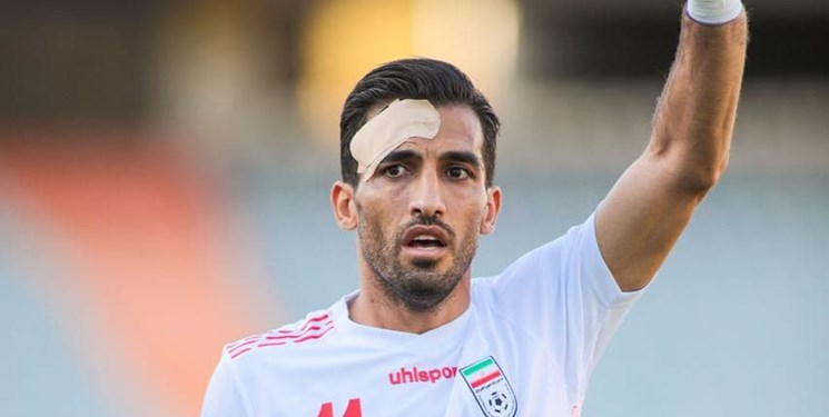 دوری 2 هفته ای امیری از میادین فوتبال/ هافبک پرسپولیس در بحرین ماندنی شد