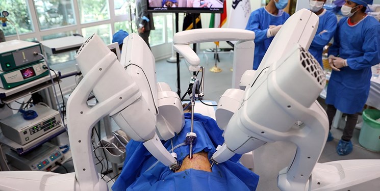 ربات جراحی از راه دور ایرانی در ۳ بیمارستان مستقر شد/ آغاز نوآوری بزرگ در حوزه جراحی در کشور