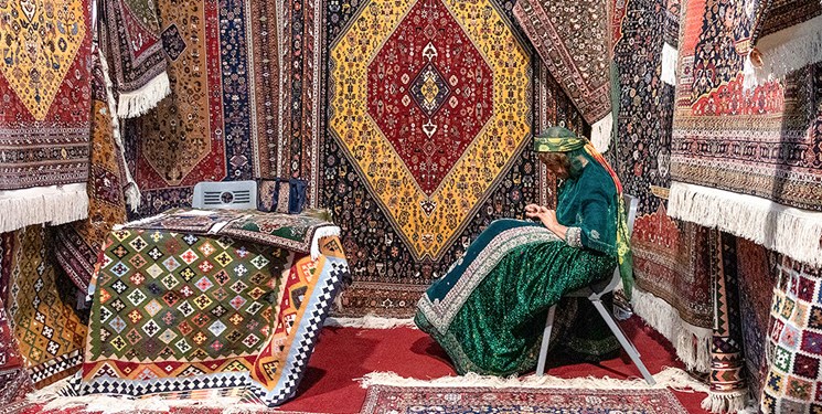 رشد ۸۴ درصدی صادرات فرش دستباف ایران/ صادرات فرش دوباره اوج می‌گیرد؟ + نمودار
