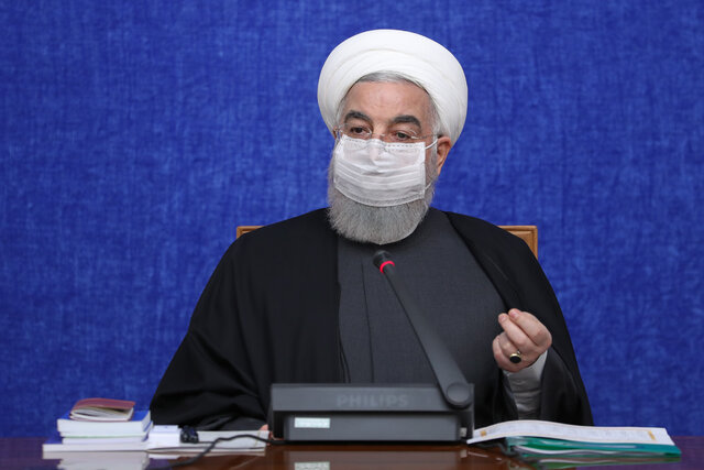 روحانی: سال ۹۹ حرف های بدون محاسبه برای تعطیلی مشاغل می زدند