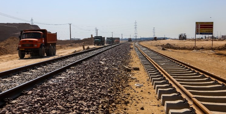 ریل‌گذاری در ۵ مسیر برای اولین بار با تولید ملی/۹۷۰ کیلومتر راه‌آهن تا پایان سال تحویل‌ می‌شود