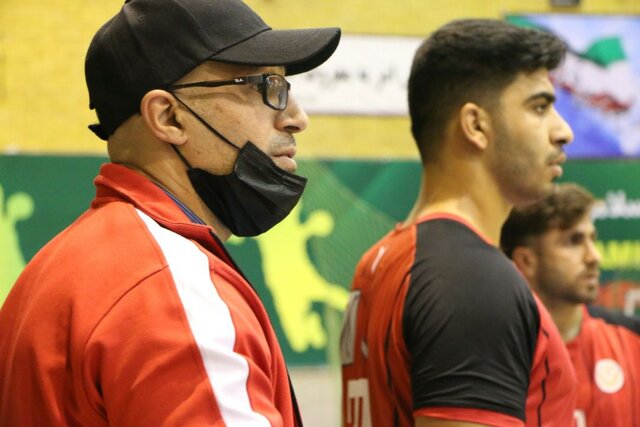 سرمربی هندبال شاملی: لژیونرها بدعهدی کردند/ با ۱۳ بازیکن عازم جام باشگاهها میشویم سرمربی هندبال شاملی: لژیونرها بدعهدی کردند/ با ۱۳ بازیکن عازم جام باشگاهها میشویم