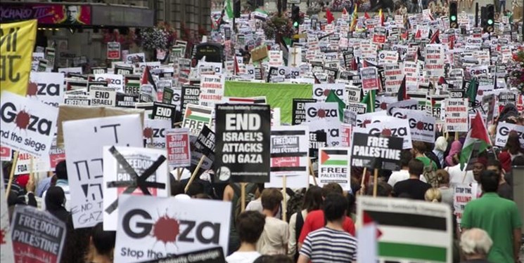 صدها شهروندان انگلیسی همزمان با اجلاس گروه ۷ در حمایت از فلسطین تظاهرات کردند
