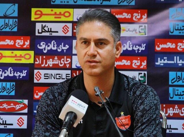 مطهری: به روبه‌رو نگاه می‌کنیم اما حواس‌مان به آینه‌های بغل هم است