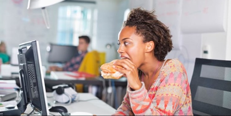 پژوهش علمی؛ چرا صدای غذا خوردن دیگران آزاردهنده است؟