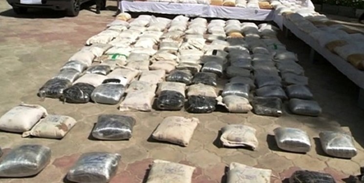 کشف ۱۲۰۰ تُن مواد مخدر در سال گذشته/۹۰ درصد تریاک در دنیا توسط ایران کشف میشود کشف ۱۲۰۰ تُن مواد مخدر در سال گذشته/۹۰ درصد تریاک در دنیا توسط ایران کشف میشود