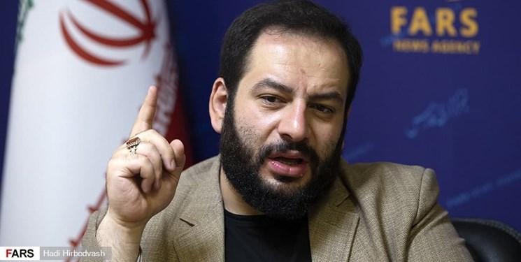یک نوحه با لطف امام حسین(ع)، گُل میکند/ بعضی انتقادها بوی حسادت میدهد یک نوحه با لطف امام حسین(ع)، گُل میکند/ بعضی انتقادها بوی حسادت میدهد
