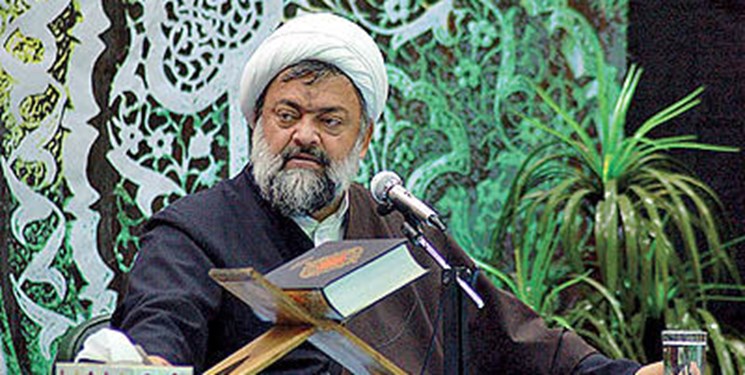 ادیب یزدی: در روز عرفه دعا به استجابت نزدیک است ادیب یزدی: در روز عرفه دعا به استجابت نزدیک است