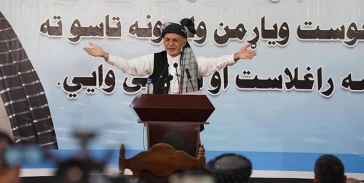 اشرف غنی خطاب به طالبان: بیایید باهم توافق کنیم نه با آمریکایی‌ها