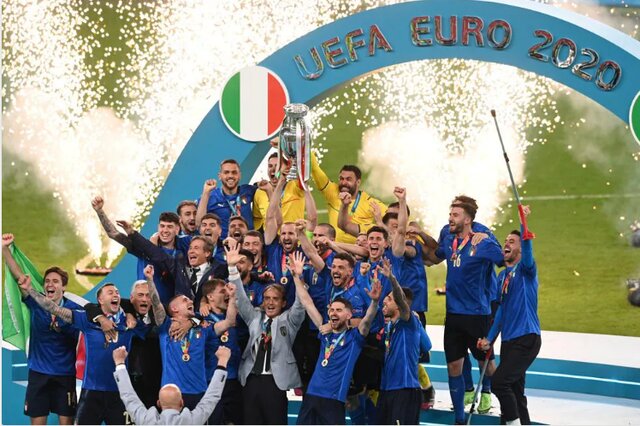 ایتالیا، جام قهرمانی یورو را بالای سر برد