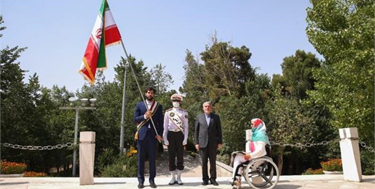برای حضور در المپیک توکیو؛ نعمتی پرچم کشورمان را تحویل نیکخواه بهرامی داد+تصاویر
