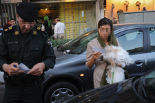 برخورد پلیس با سگ‌گردانی در تهران