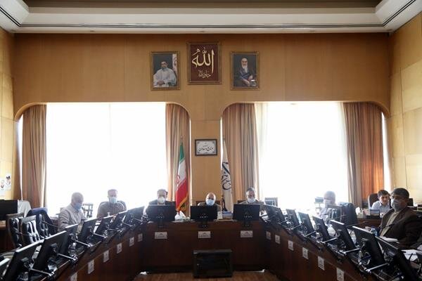 تاکید کمیسیون صنایع بر پرداخت مطالبات خودروسازان به قطعه‌سازان