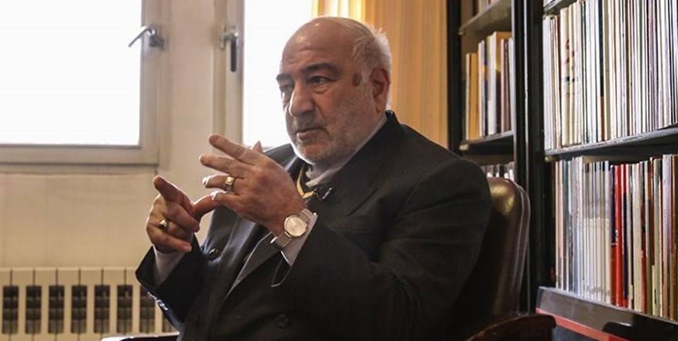 جواد منصوری: وزیر امور خارجه بر کشورهای منطقه و همسایه متمرکز شود