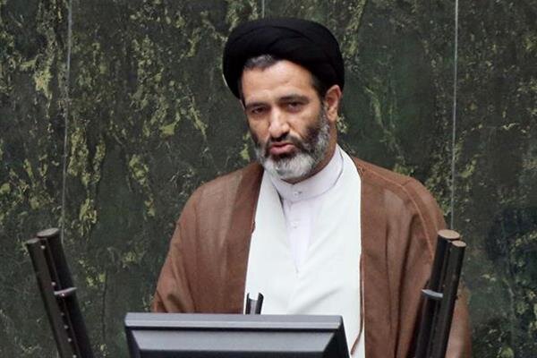 حسینی کیا: وزیر نیرو در خصوص بحران بی برقی به مردم پاسخ دهد
