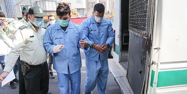 دستگیری زورگیران حرفه ای در غرب تهران/کشف ۲۵۰ فقره سرقت تلفن همراه