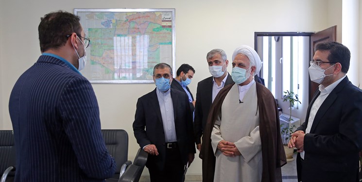 رئیس قوه قضائیه در بازدید از شعب کشیک تهران: با زورگیرها و مرتکبین جرایم خشن، قاطع برخورد کنید