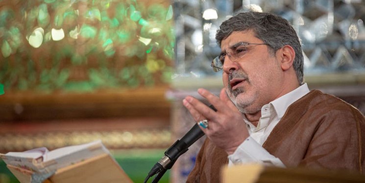 محمدرضا طاهری در کربلا دعای کمیل می‌خواند