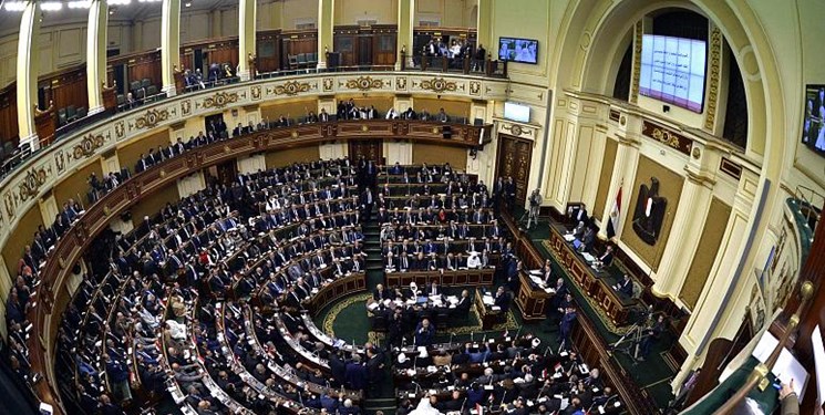منبع پارلمانی مصری: به زودی کابینه تغییر میکند منبع پارلمانی مصری: به زودی کابینه تغییر میکند