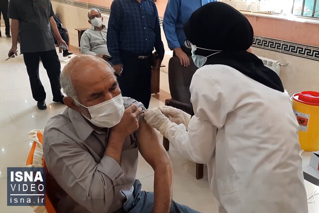 ویدئو / واکسیناسیون افراد بالای ۵۰ سال در بیرجند