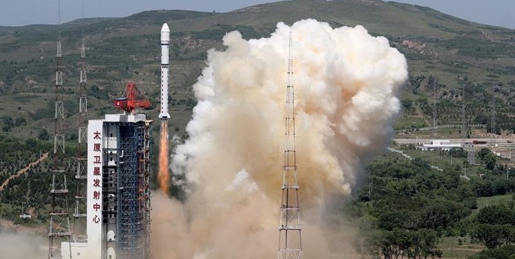 چین ۵ ماهواره به فضا فرستاد