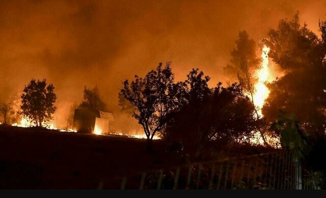 آتش سوزی های جنگلی در یونان قربانی گرفت