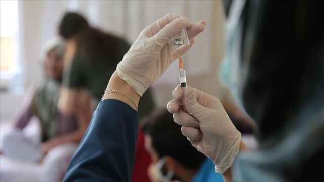 فعالیت ۱۵ مرکز واکسیناسیون هلال‌احمر در ۱۰ استان کشور