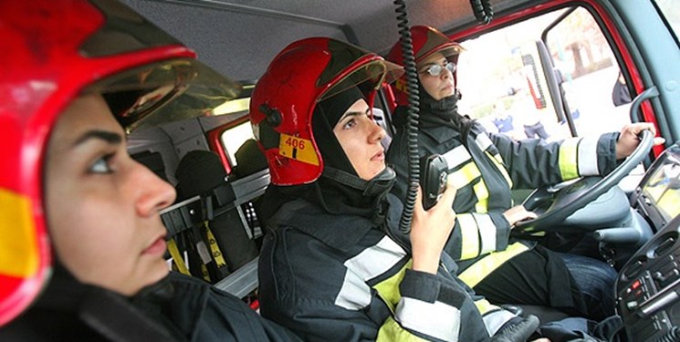 ورود آتش نشانان زن  به شهرداری از  اواخر پاییز/بیمه  آتش نشانان به کجا رسید؟