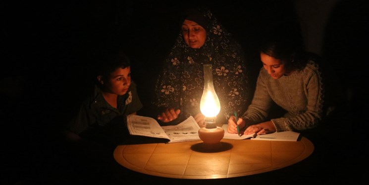 ۸۰ درصد مردم غزه بیشتر عمر خود را در تاریکی می‌گذرانند!