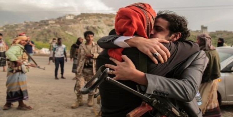 تبادل بیش از ۲۰۰ اسیر میان دولت نجات ملی یمن و دولت مستعفی+عکس