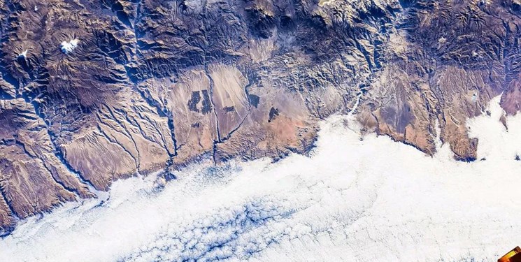 تصاویر خیره‌کننده  از دریاچه‌های زمین/ دریاچه ارومیه از نگاه فضانورد چینی