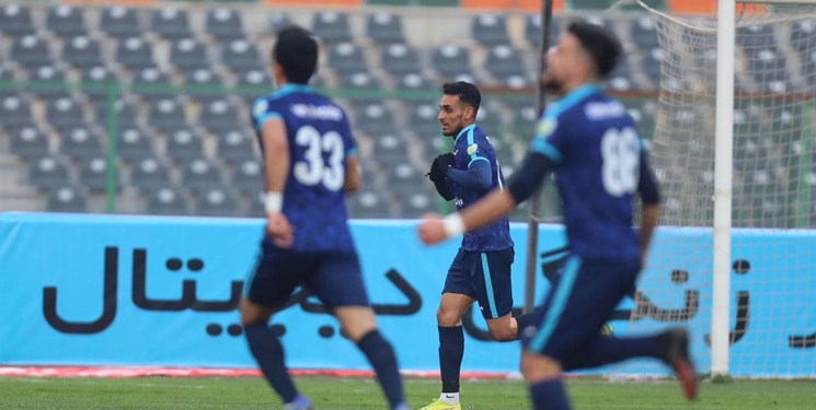تمدید حضور بازیکن سابق پرسپولیس در پیکان