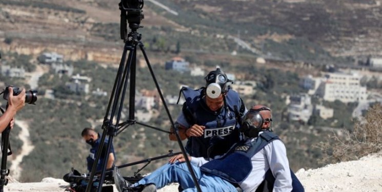 ثبت بیش از ۶۰۰ مورد تخلف صهیونیست‌ها علیه روزنامه‌نگاران فلسطینی در سال جاری