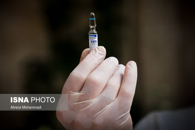 ضرر واکسن نزدن بسیار سنگین‌تر از واکسن زدن/ واکسیناسیون کرونا به در خانه‌ مردم رود