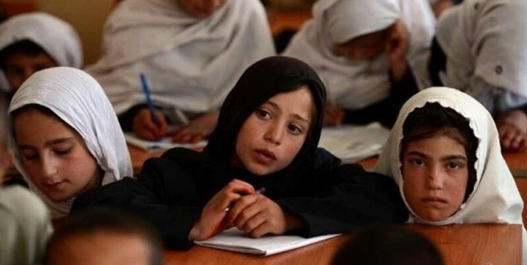 طالبان: به زودی دستور العمل بازگشایی مدارس دخترانه تدوین می‌شود