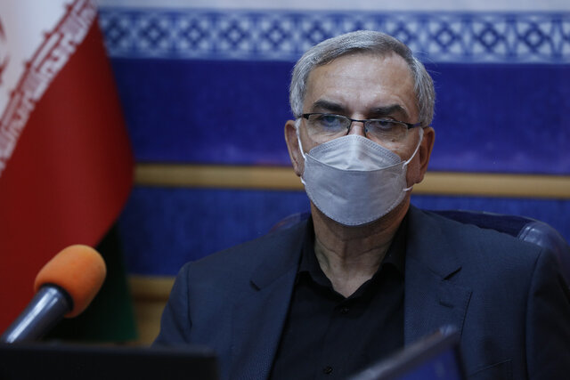 وزیر بهداشت: با کمبود تخت و امکانات بهداشتی و درمانی در مشهد مواجه هستیم