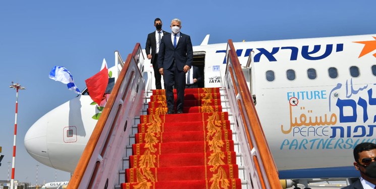 وزیر خارجه رژیم صهیونیستی وارد بحرین شد+عکس