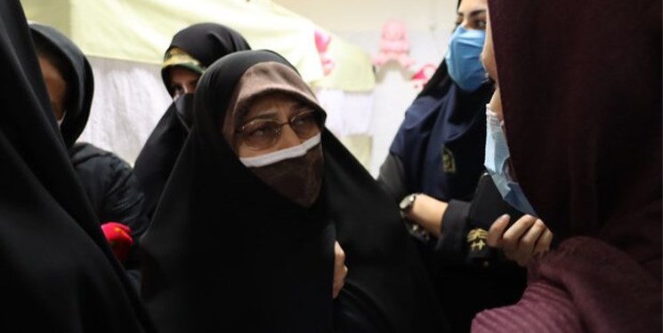 بازدید معاون امور زنان و خانواده رئیسجمهور از ندامتگاه زنان/ گلایه مدیران زندانها از کمبود اعتبارات بازدید معاون امور زنان و خانواده رئیسجمهور از ندامتگاه زنان/ گلایه مدیران زندانها از کمبود اعتبارات