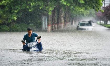 تخلیه ساکنان مناطقی از چین به دلیل وقوع سیلاب