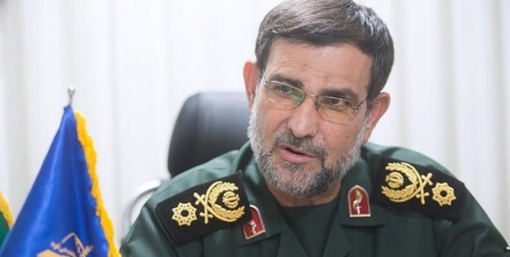 دریادار تنگسیری: دریا میدانی تعیین کننده در نبرد با مستکبران است/ دشمن را دست کم نمی‌گیریم