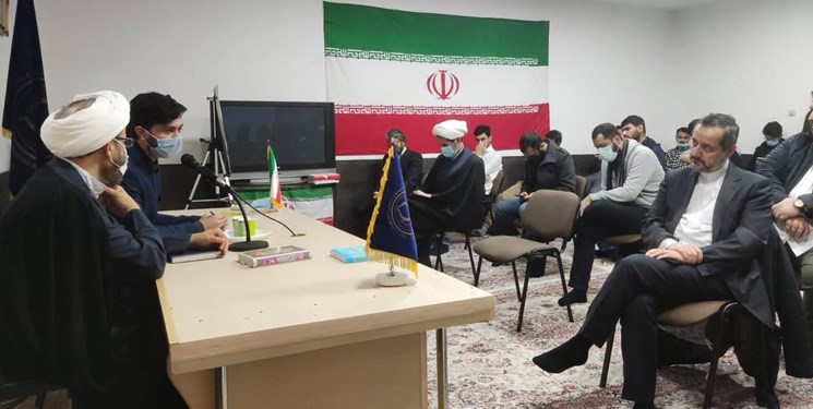 دیدار صمیمی دانشجویان ایرانی مسکو با نماینده مقام معظم رهبری